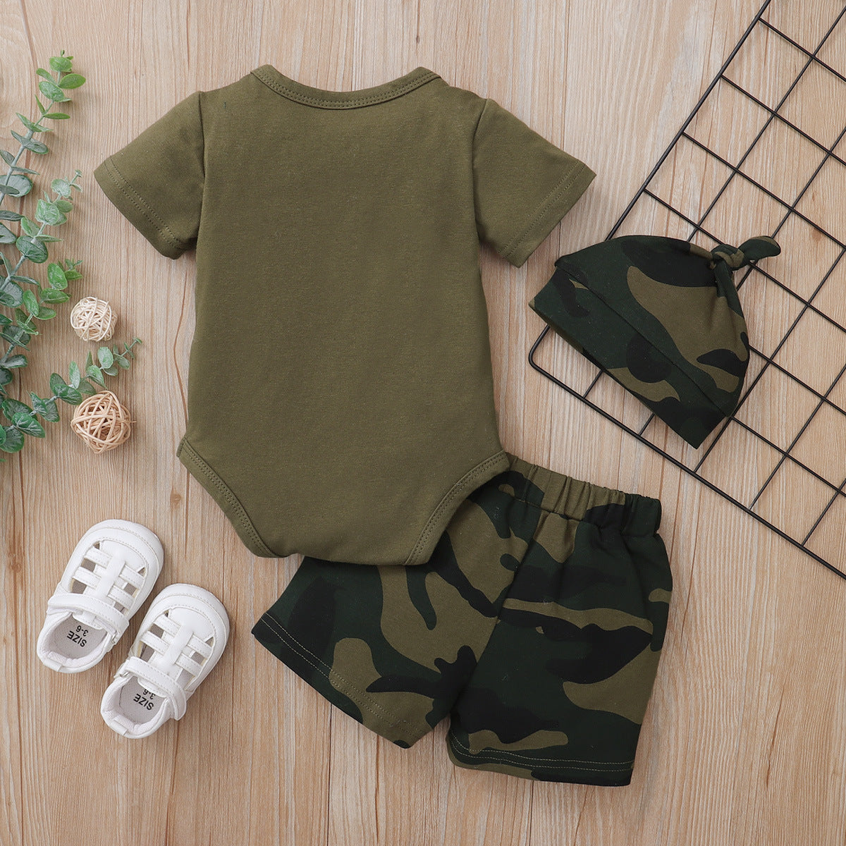 Printed Short Sleeved Camouflage Shorts And Hat Three Piece Set For Boys And Children's Clothing